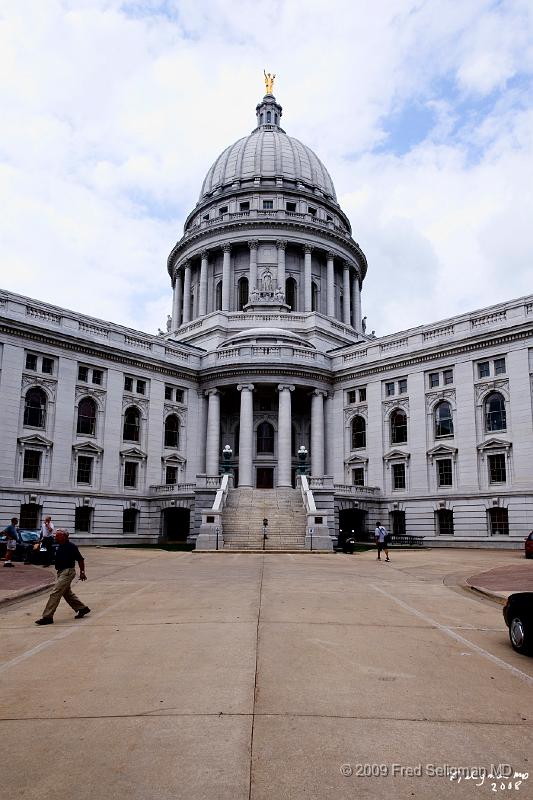 20080718_150919 D3 P 2800x4200.jpg - State Capitol, Madison